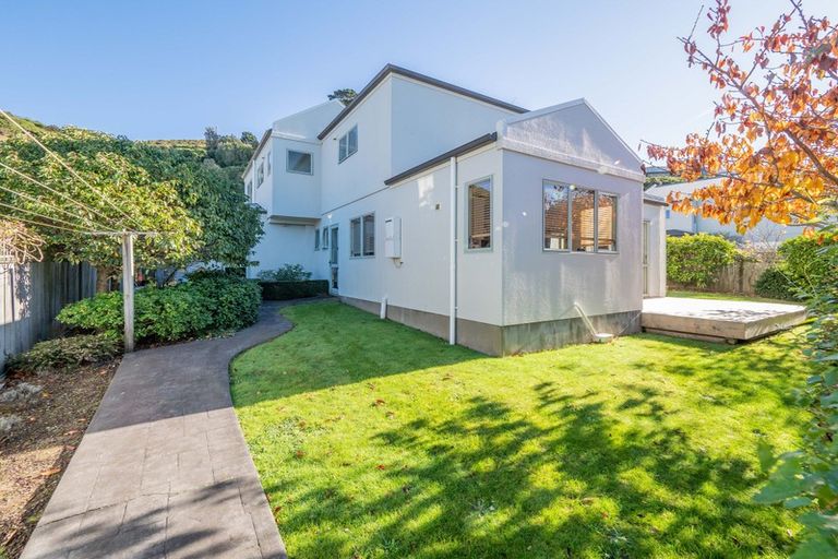 Photo of property in 19 Chippenham Grove, Churton Park, Wellington, 6037