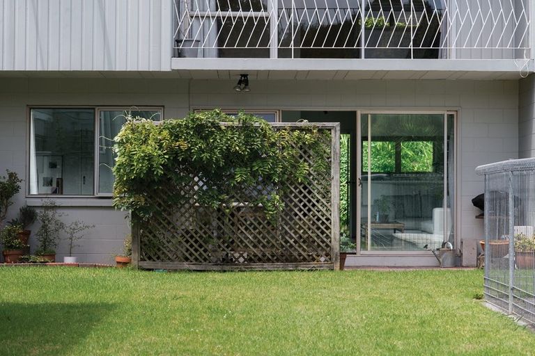 Photo of property in 7/22a Church Street, Northcote Point, Auckland, 0627