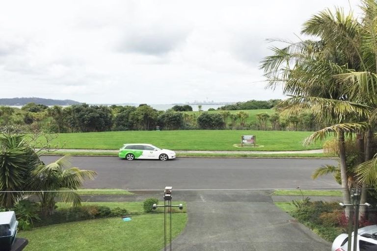 Photo of property in 47 Spinnaker Drive, Te Atatu Peninsula, Auckland, 0610