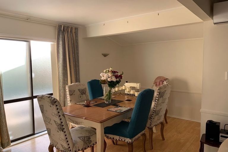 Photo of property in 6 Orinda Close, Botany Downs, Auckland, 2010