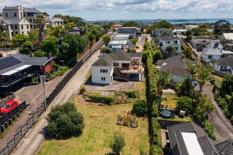 Property details for 174 Saint Heliers Bay Road, St Heliers, Auckland, 1071