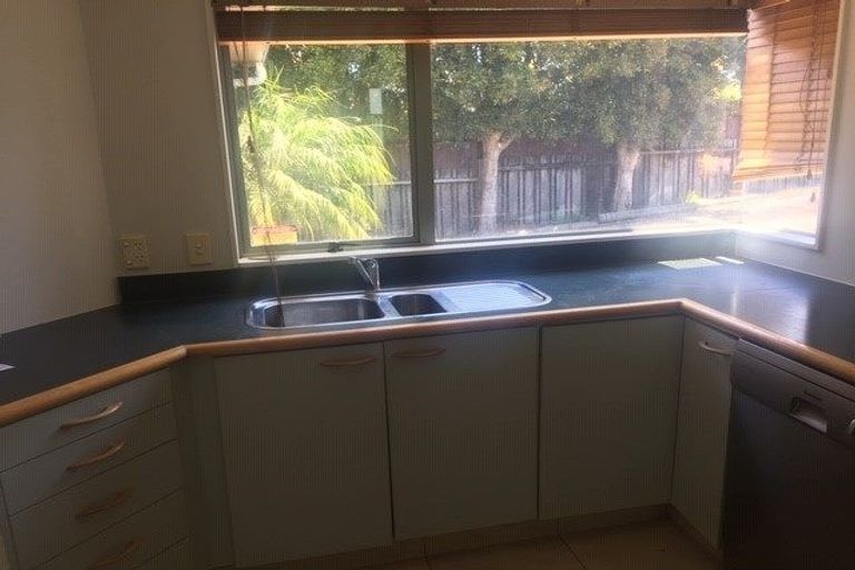 Photo of property in 1/36 Roberts Road, Glenfield, Auckland, 0629