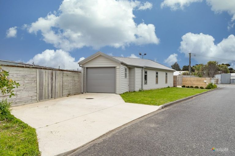 Photo of property in 2 Mandel Mews, Waiwhetu, Lower Hutt, 5010