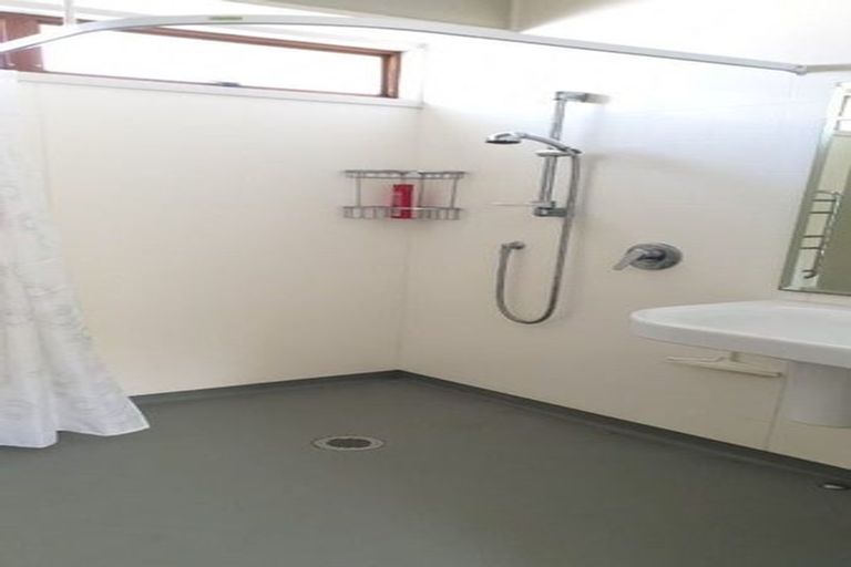 Photo of property in 1/123 Chivalry Road, Glenfield, Auckland, 0629