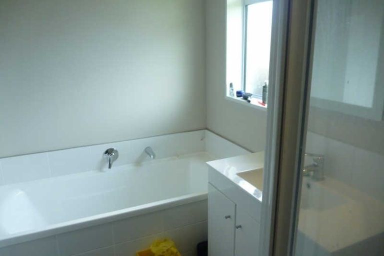 Photo of property in 79 Woolley Street, Avondale, Christchurch, 8061