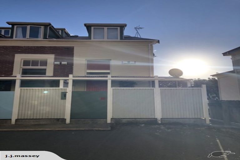 Photo of property in 6/245 Adelaide Road, Newtown, Wellington, 6021