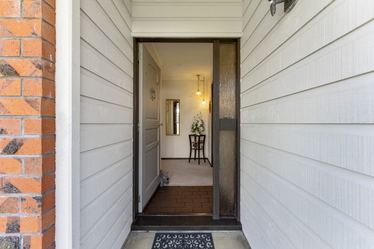 Photo of property in 20 Fairfax Terrace, Frankleigh Park, New Plymouth, 4310