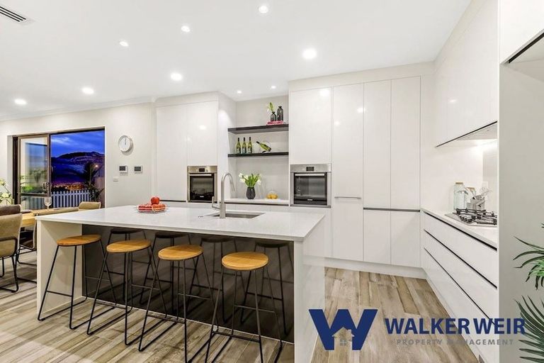 Photo of property in 19 Syd Grant Crescent, Orewa, 0931