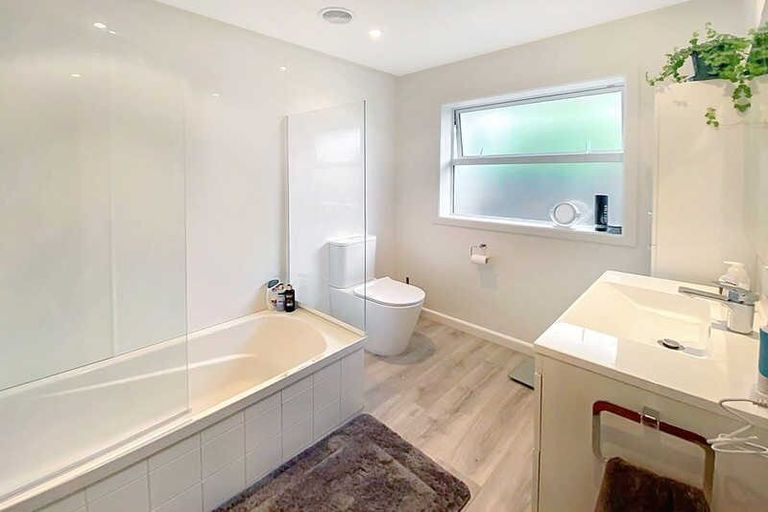 Photo of property in 3 Deepdale Street, Burnside, Christchurch, 8053