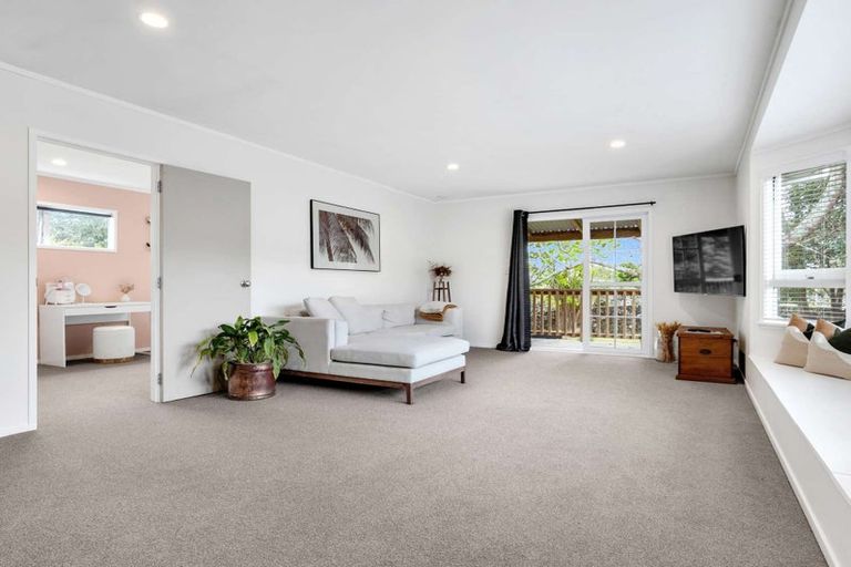Photo of property in 1 Melia Place, Stanmore Bay, Whangaparaoa, 0932