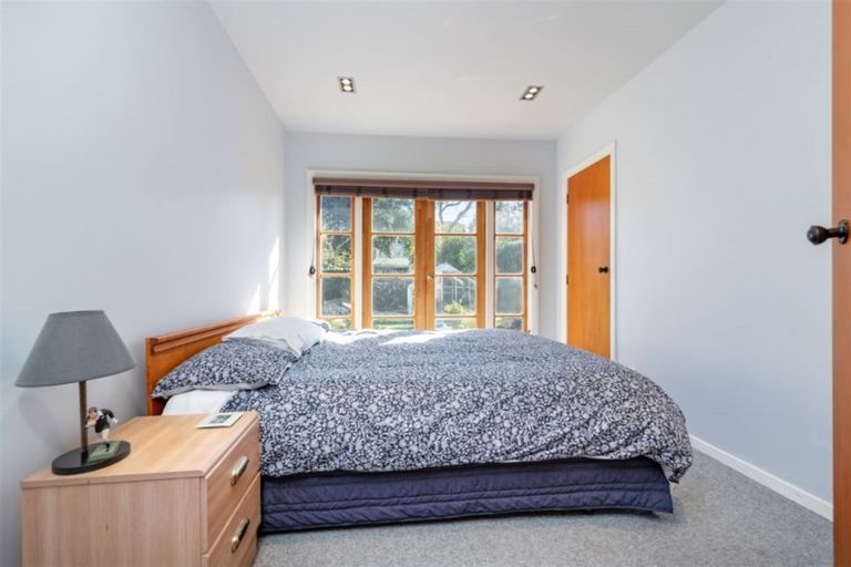 Photo of property in 2 Whakataki Grove, Waiwhetu, Lower Hutt, 5010