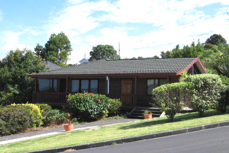 Photo of property in 1 Highwood Grove, Torbay, Auckland, 0630