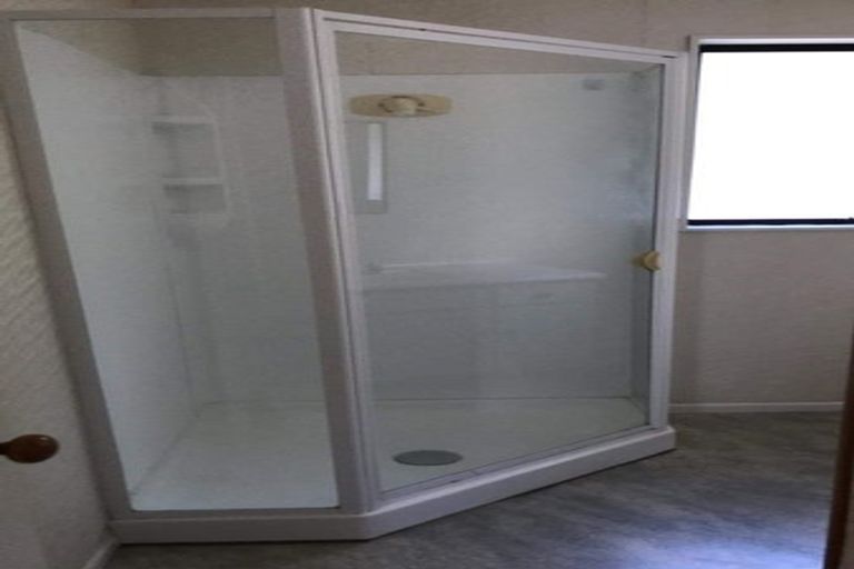 Photo of property in 8a Busby Place, Awapuni, Palmerston North, 4412