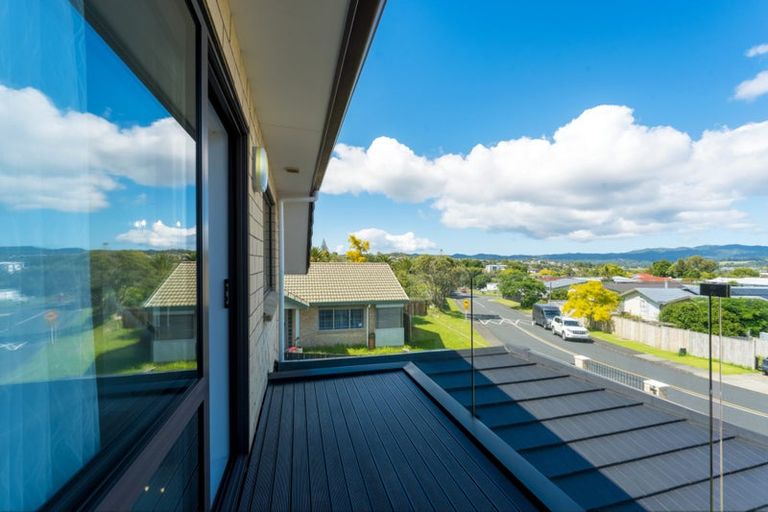 Photo of property in 93 Waitaki Street, Henderson, Auckland, 0612