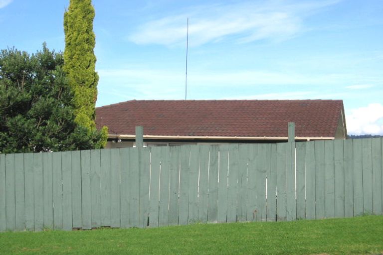 Photo of property in 3 Landow Place, Henderson, Auckland, 0612