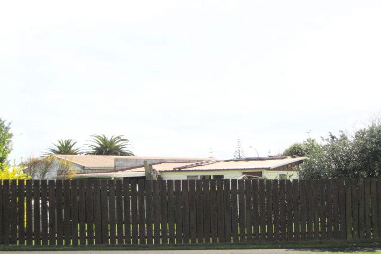 Photo of property in 140 Cracroft Street, Waitara, 4320
