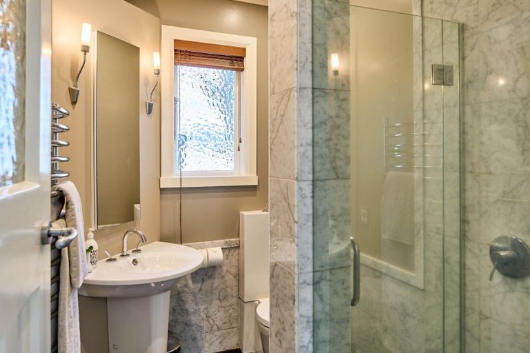 Photo of property in 43 The Crescent, Roseneath, Wellington, 6011