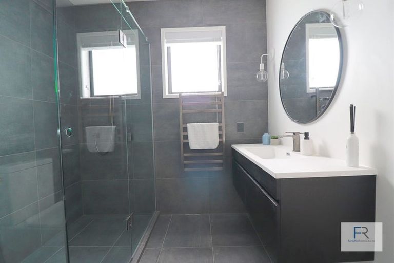 Photo of property in 4 Tapuwae Way, Mangere Bridge, Auckland, 2022