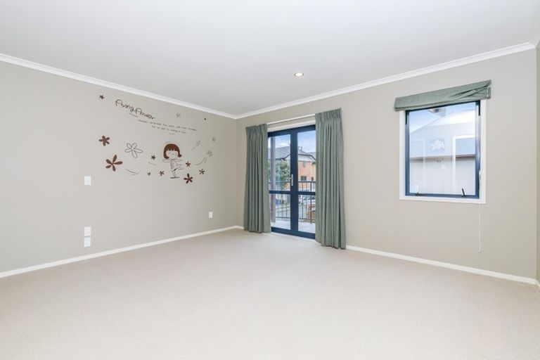 Photo of property in 13 Sonoma Crescent, Oteha, Auckland, 0632