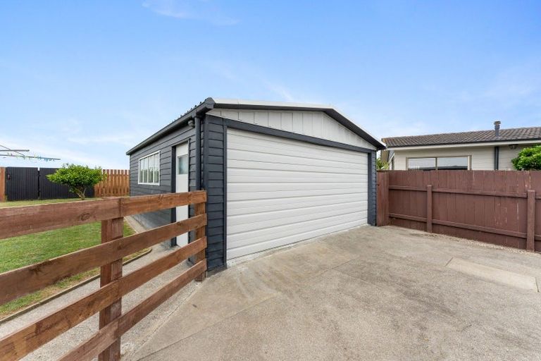 Photo of property in 28 Leander Place, Milson, Palmerston North, 4414