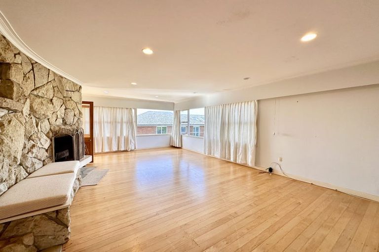 Photo of property in 13 Peter Terrace, Castor Bay, Auckland, 0620