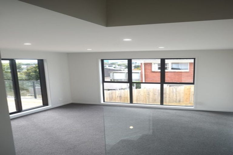 Photo of property in 5/388 Glenfield Road, Glenfield, Auckland, 0629