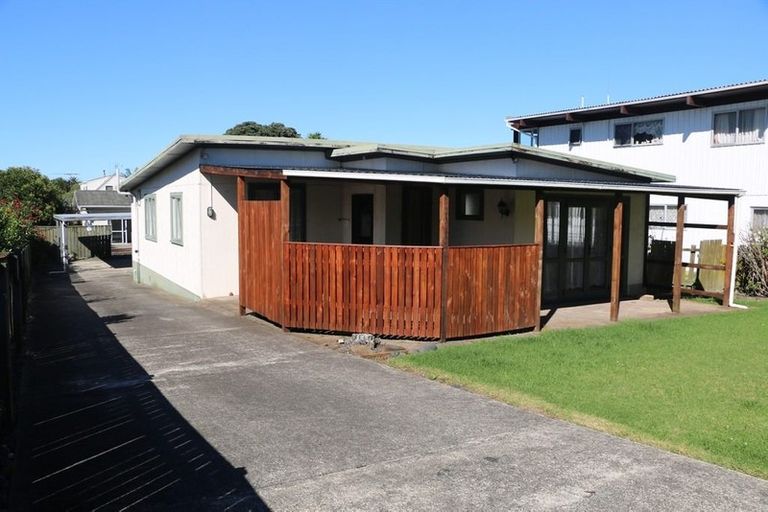 Photo of property in 9 Greers Road, Weymouth, Auckland, 2103