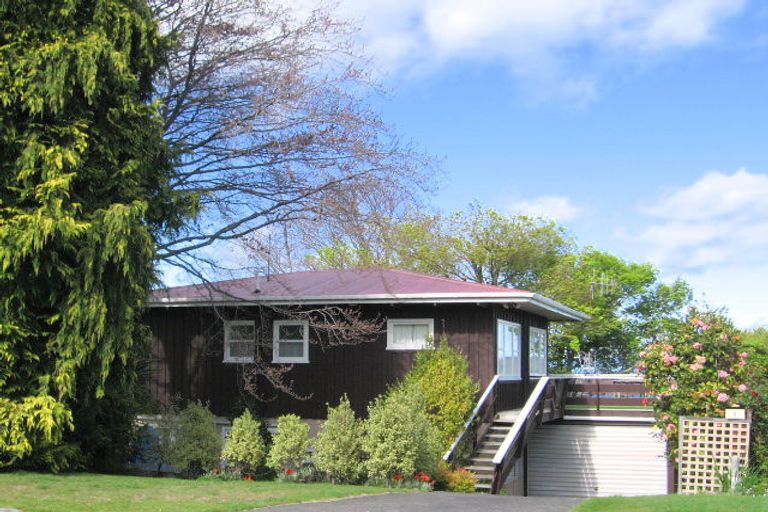 Photo of property in 5 Crowther Terrace, Waipahihi, Taupo, 3330