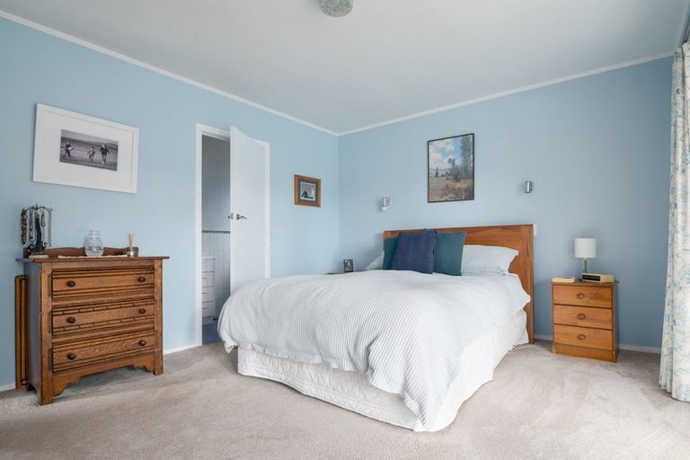 Photo of property in 15 Dalbeth Place, Matangi, Hamilton, 3284