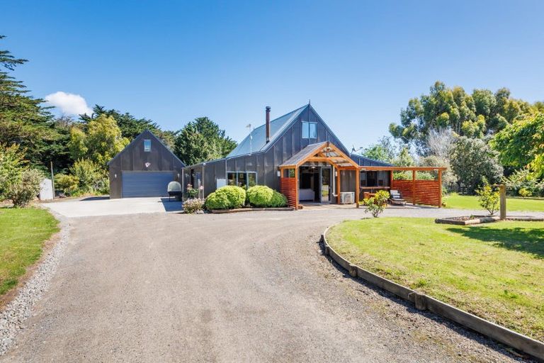 Photo of property in 237 Ngaio Road, Halcombe, Palmerston North, 4479