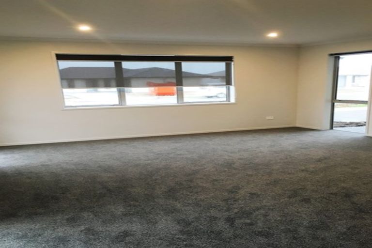 Photo of property in 35 Livingstone Drive, Papamoa Beach, Papamoa, 3118