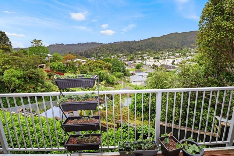 Photo of property in 23b Rintoul Grove, Stokes Valley, Lower Hutt, 5019