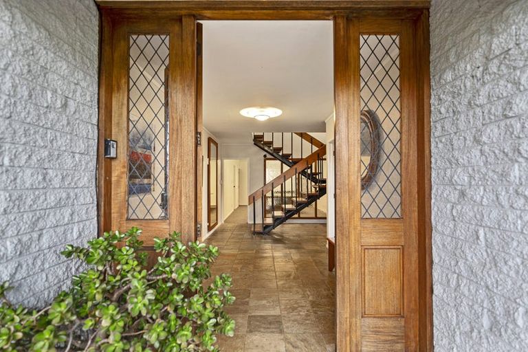 Photo of property in 4 Claude Road, Stanmore Bay, Whangaparaoa, 0932