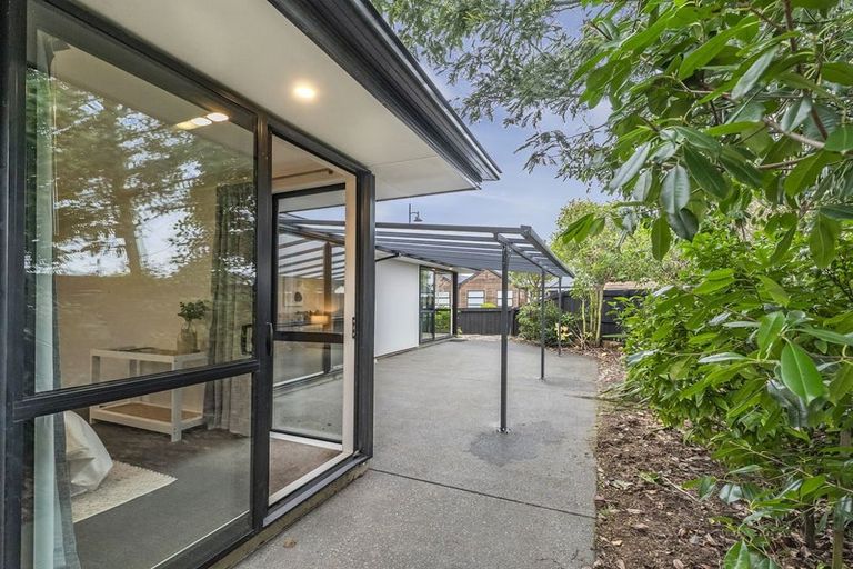 Photo of property in 2 Ader Close, Halswell, Christchurch, 8025