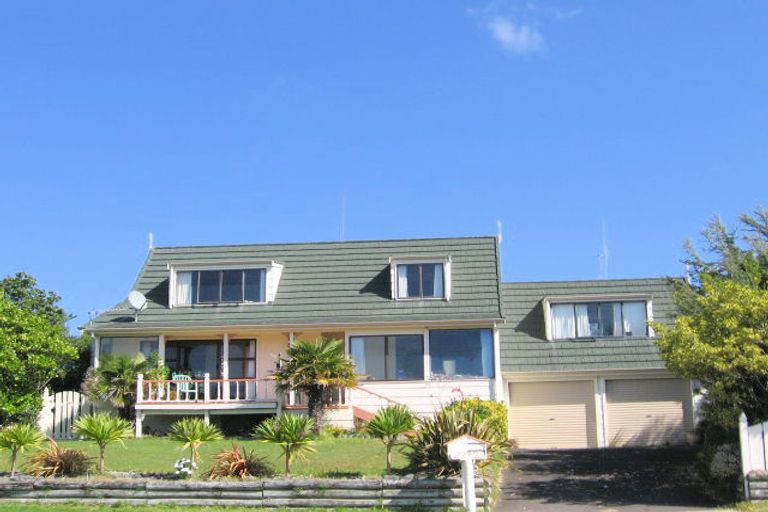 Photo of property in 1192 Papamoa Beach Road, Papamoa Beach, Papamoa, 3118