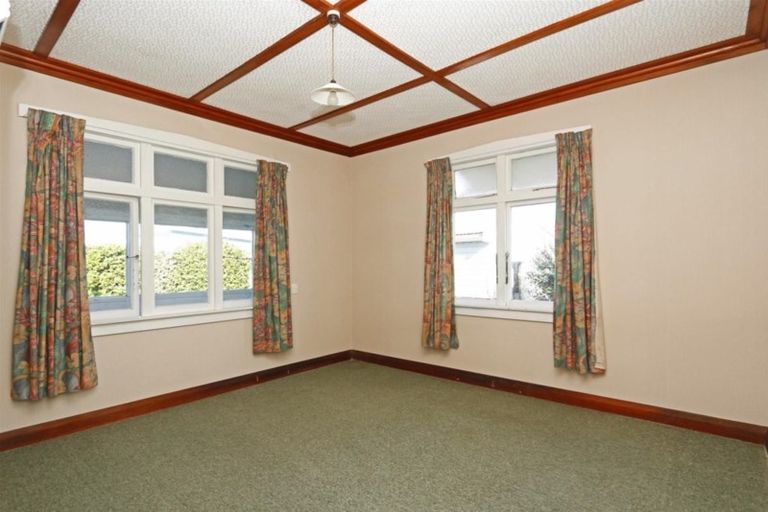 Photo of property in 28 Napier Street, Opunake, 4616