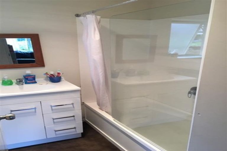 Photo of property in 66 Spinella Drive, Bayview, Auckland, 0629