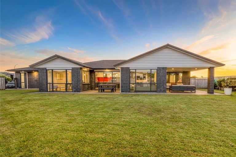 Photo of property in 9 Christow Court, Paraparaumu, 5032