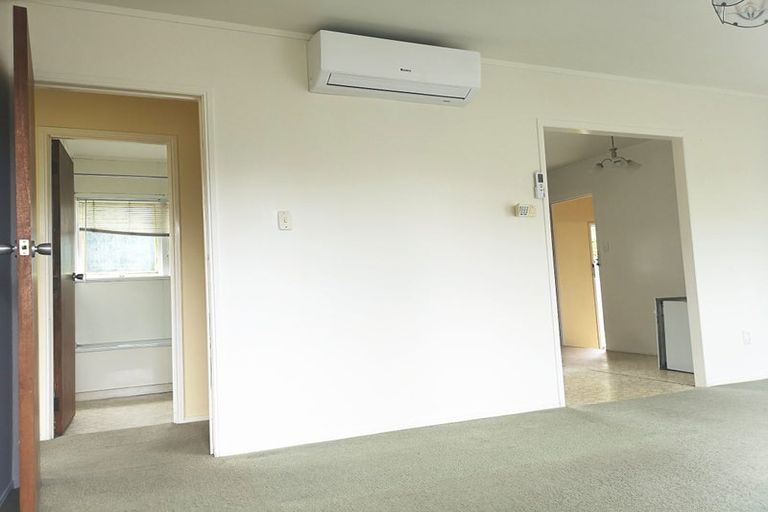 Photo of property in 1/2 Yacht Place, Bucklands Beach, Auckland, 2012