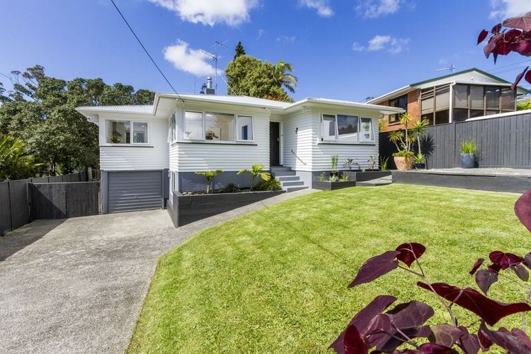 Photo of property in 15 Moore Street, Hillcrest, Auckland, 0627