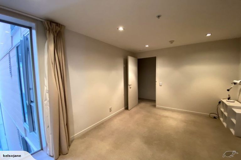 Photo of property in Piermont Apartments, 4e/82 Cable Street, Te Aro, Wellington, 6011