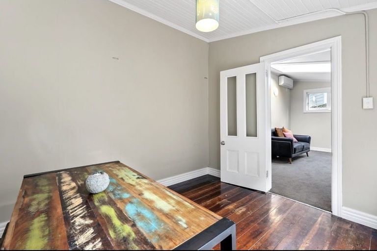 Photo of property in 32 Holloway Road, Aro Valley, Wellington, 6021