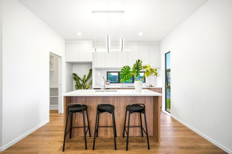 Photo of property in 3/14 Karamu Street, Strandon, New Plymouth, 4312