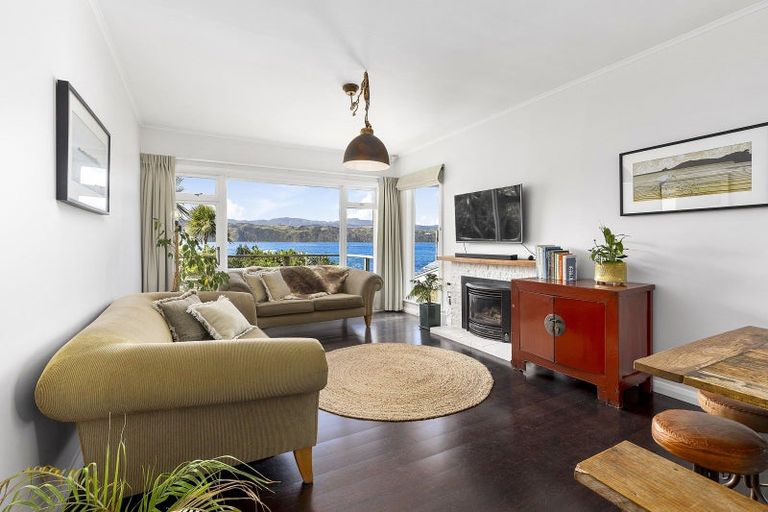 Photo of property in 115 Breaker Bay Road, Breaker Bay, Wellington, 6022