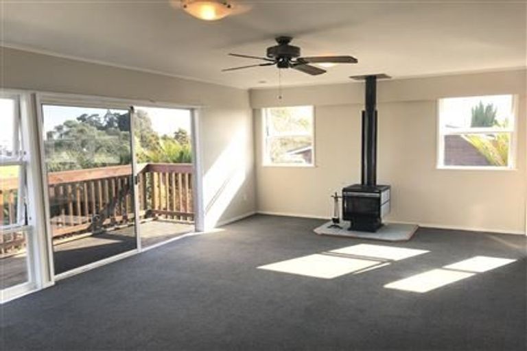 Photo of property in 478 Don Buck Road, Massey, Auckland, 0614