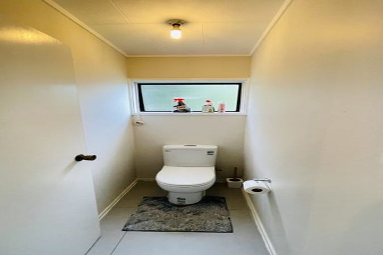 Photo of property in 49 Santiago Crescent, Unsworth Heights, Auckland, 0632