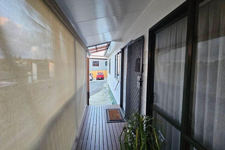 Photo of property in 19a Crystal Avenue, Glendene, Auckland, 0602