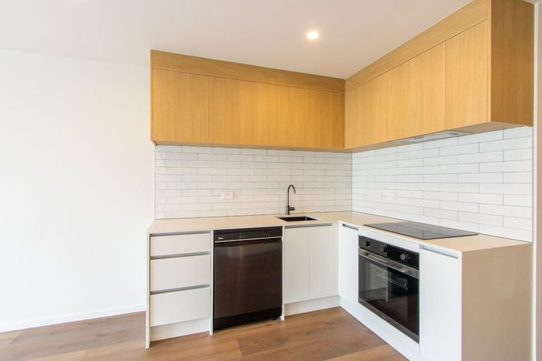 Photo of property in 7/4 Limestone Drive, Hobsonville, 0616