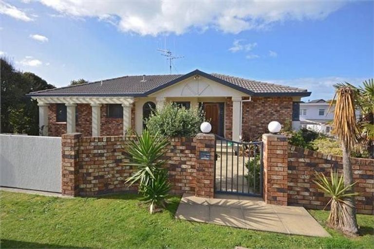Photo of property in 71a Oceanview Road, Mount Maunganui, 3116