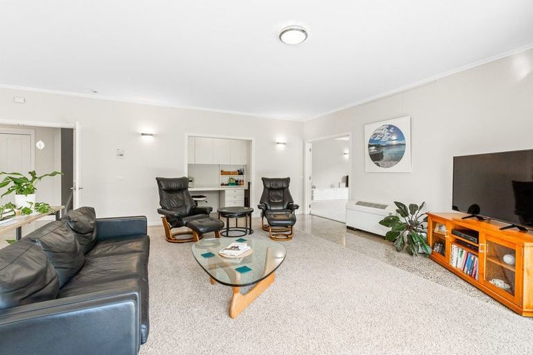 Photo of property in 2 Railway Lane, Outram, 9019
